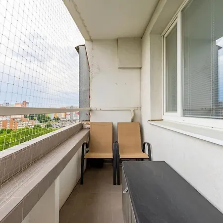 Glow With Balcony Apartment Pressburg