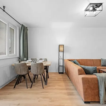 Apartment Glow With Balcony *