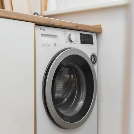 Glow With Balcony Apartamento Bratislava