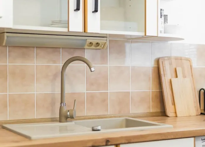 Glow With Balcony Διαμέρισμα Μπρατισλάβα